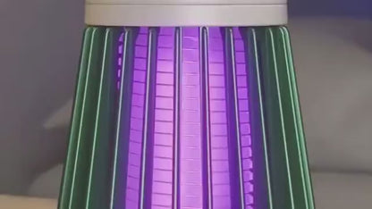 Veilleuse anti-moustique UV en démonstration